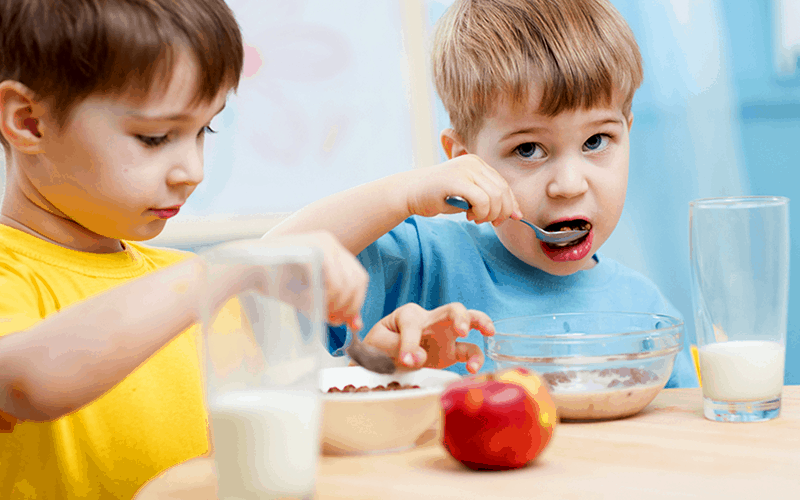 Cerealele, laptele și oul provoacă cel mai des alergii întârziate la copii